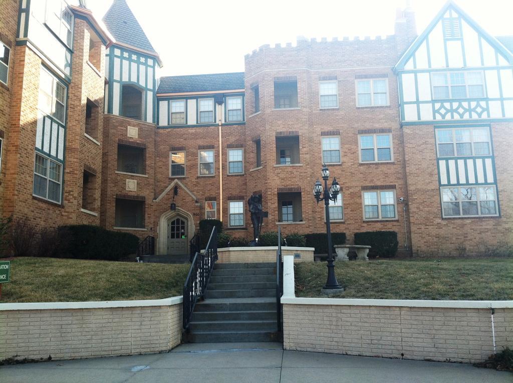 Senate Suites Extended Stay Hotel Topeka Exterior photo
